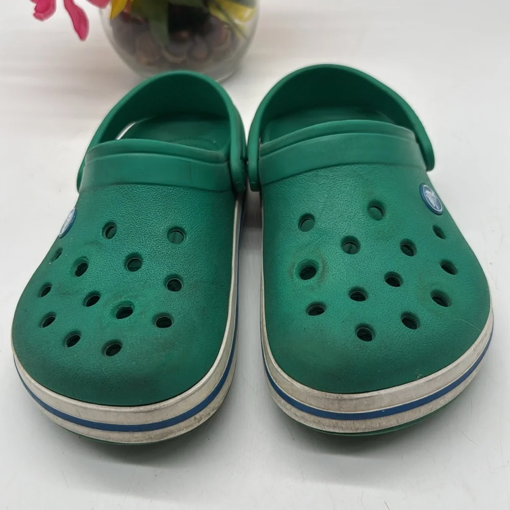 CROCS Green Water Shoes with Ventilation and Heel Strap CR7980A